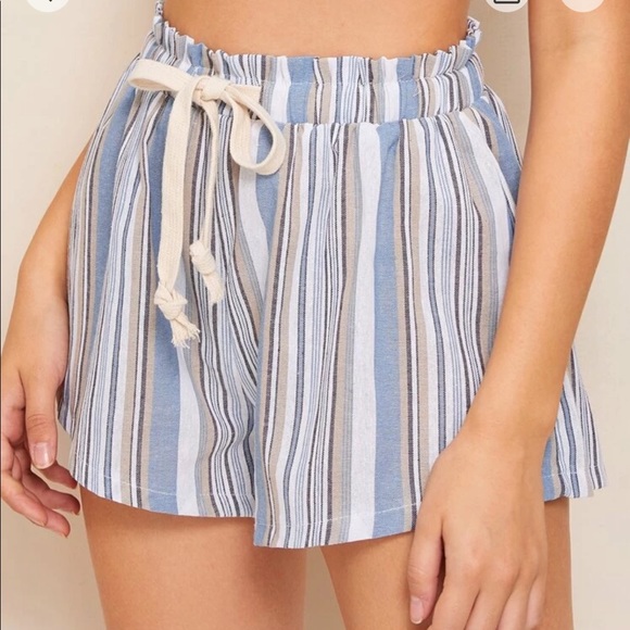 High-rise drawstring striped shorts - Picture 2 of 5